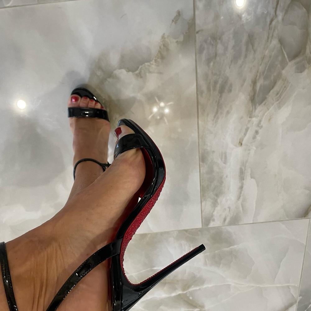 Christian Louboutin Soula Loubi Queen Limited Edition Swarovski Crystal Sandal - Picture 13 of 13